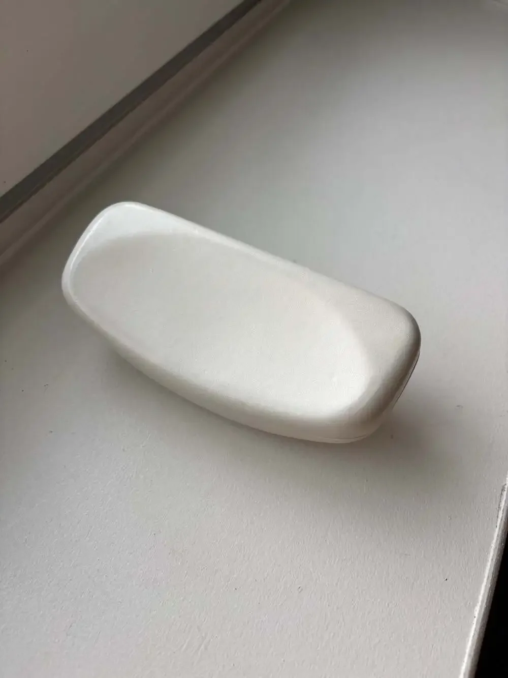 D&G Dolce & Gabbana White Hardshell Clamshell Eyeglasses Sunglasses Case